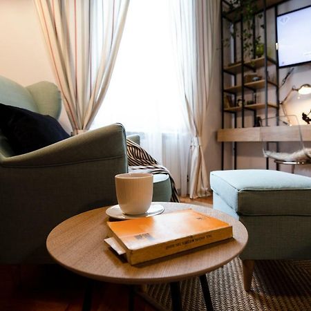 Old Town Courtyard Apartment With Private Parking كلوج-نابوكا المظهر الخارجي الصورة