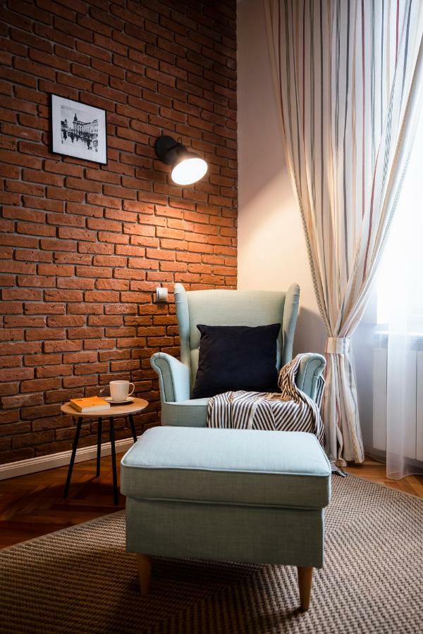 Old Town Courtyard Apartment With Private Parking كلوج-نابوكا المظهر الخارجي الصورة