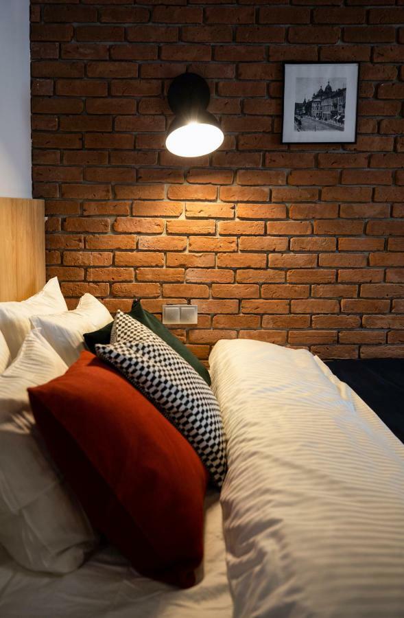 Old Town Courtyard Apartment With Private Parking كلوج-نابوكا المظهر الخارجي الصورة