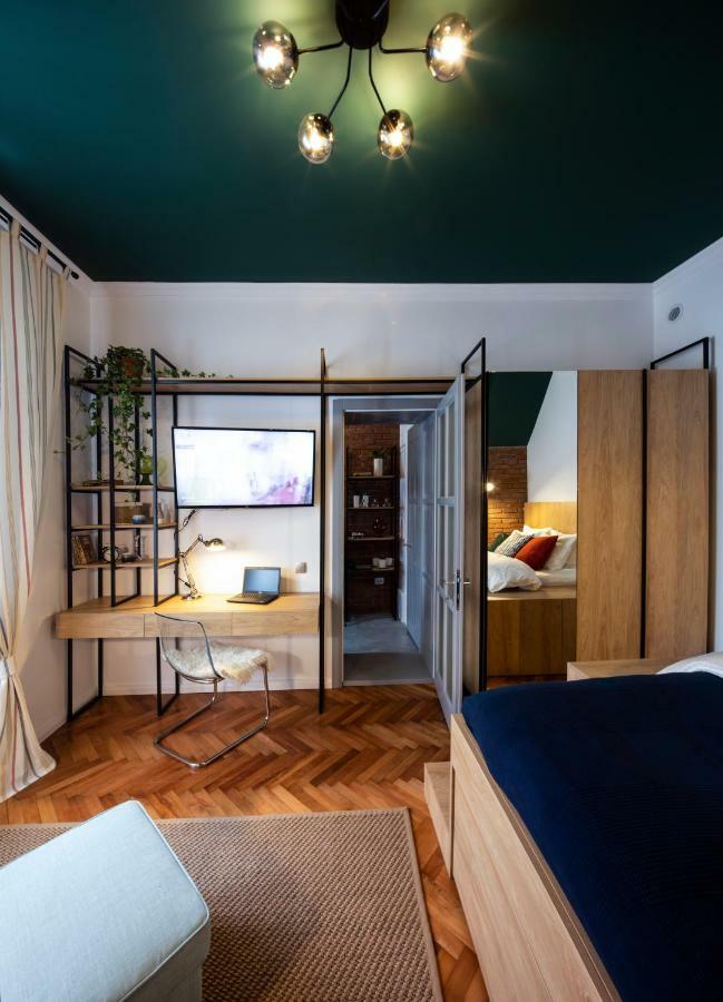Old Town Courtyard Apartment With Private Parking كلوج-نابوكا المظهر الخارجي الصورة